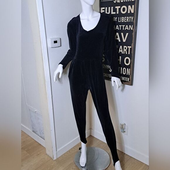 Karen Kane Jumpsuit Women's Small Black Velour Velvet 90's Y2K Stirrups Pockets - Picture 2 of 10